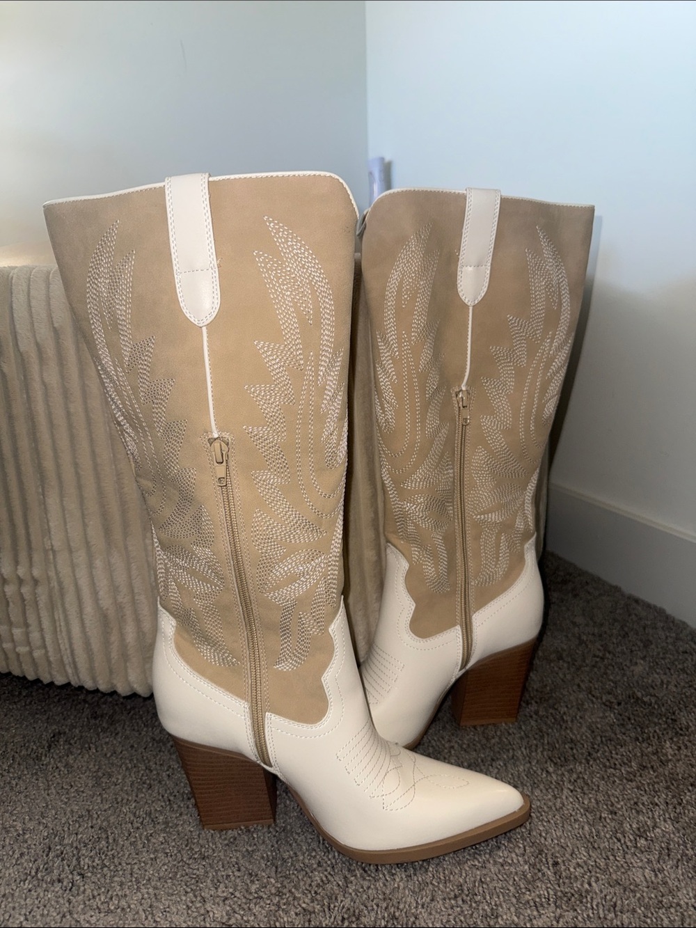 New Look Two-Tone Pointed Toe Western Knee-High Boots in Cream & Tan - Picture 4 of 6